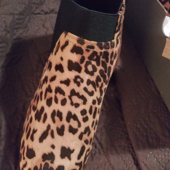 Shoes - Picture 3 of 7